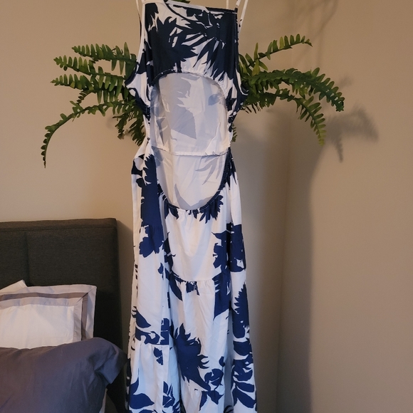 Shein Maxi Dress - Picture 2 of 3